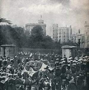 Sir Richard Gallery: King Edward VIIs hearse being drawn into the grounds of Windsor Castle, 1910 (1911)