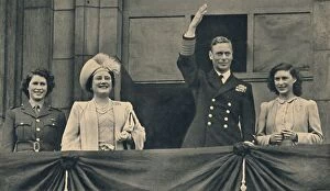 Von Teck Gallery: The King and Queen with Princess Elizabeth and Princess Margaret on the Balcony