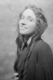 Kingdon, Elsie, Miss, portrait photograph, 1915 Sept. 22. Creator: Arnold Genthe