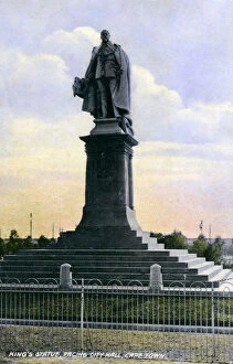 Cape Town Gallery: Kings Statue, Facing City Hall, Cape Town, 20th Century