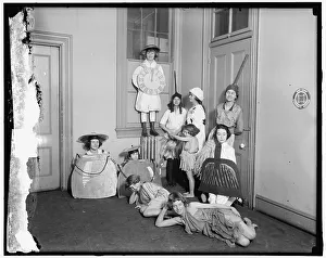 Tableau Prints: The Kitchen Clock, between 1910 and 1920