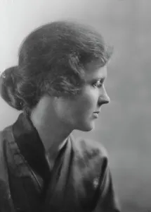 Bathrobe Prints: Knowlton, Joyce, Miss, portrait photograph, 1916. Creator: Arnold Genthe