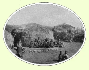 Tribesman Prints: Un Kraal chez les Zoulous; Afrique Australe, 1914. Creator: Unknown