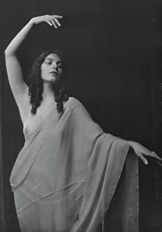Arm Out Prints: La Barre, Madrienne, Miss, portrait photograph, 1917 Nov. 9. Creator: Arnold Genthe