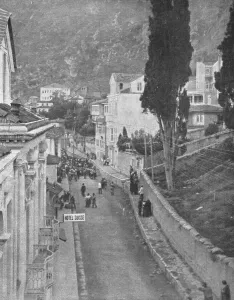Armenia Prints: La Chasse aux Armeniens dans les rues de Trebizonde, 1916. Creator: Unknown