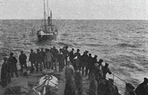 La chasse aux voiliers Turcs dans la mer Noire; Saisie par le Kagoul du contrebandier... c1915. Creator: Unknown. La chasse aux voiliers Turcs dans la mer Noire; Saisie par le Kagoul du contrebandier... c1915. Creator: Unknown