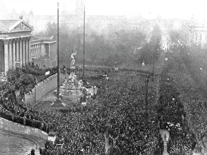 Republic Prints: La Chute des Habsbourg; Proclamation de la Republique de l'Autriche allemande