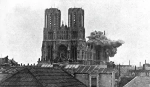 Bombardment Prints: La destruction methodique de Reims; L'eclatement d'un obus de gros calibre sur le transept