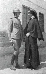 La famille du duc d'Aoste en France; La duchesse d'Aoste et son fils aine, le prince Amedee, 1916. Creator: Unknown