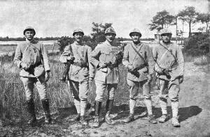 La fin d'un Reve; Le lieutenant Balestier, le sergent Lejeune, les caporaux Hoquet et... 1918. Creator: Unknown