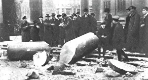 Shelling Prints: La Nouvelle Europe; la guerre civile a Berlin; colonne du monument de Guillaume 1er