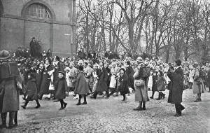 La patrie retrouvee; A Dieuze le 17 novembre 1918: arrivee des premiers soldats francais... 1918. Creator: Unknown