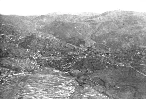 La rupture des lignes Bulgares; Un aspect caracteristique du terrain ou s'opera la... 1918. Creator: Unknown