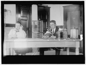 Headphones Prints: Laboratory, between 1909 and 1914