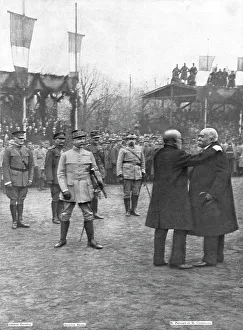 Liberated Prints: L'Accolade de Metz; L'emouvante etreinte des deux presidents sur l'esplanade de Metz