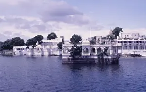 India Asia Prints: Lake Palace, Udaipur, India, 1988. Creator: Amanda Waite