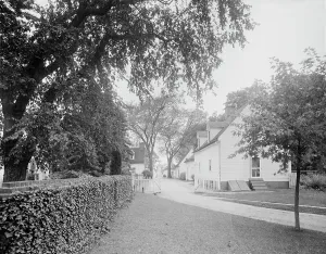 Washington President George Prints: Lane in rear of spinning house at Mt. Vernon, c.between 1910 and 1920. Creator: Unknown