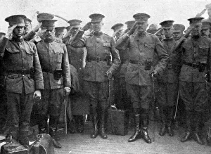 Commander Chief Prints: L'Arrivee du General Pershing; Le general et ses officiers ecoutant la Marseillaise