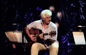 Brecon Prints: Larry Coryell, Brecon Jazz Festival, August 2004. Artist: Brian O Connor