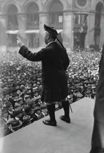 War Bond Prints: Lauder, 19 Oct 1917. Creator: Bain News Service