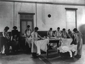 Aprons Prints: Laundry class, Carlisle Indian School
