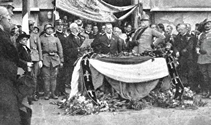 Italy Europe Prints: L'autriche succombe; Le 3 novembre
