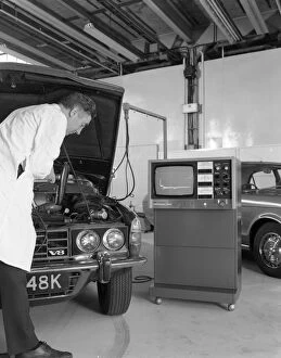Motor Maintenance Gallery: Laycock Auto Analyser 600 being used on an early 1970s Rover V8, 1972