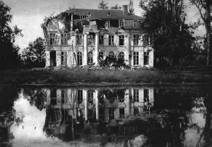 Le Chateau de Boesinghe, pres D'Ypres. 1916. Creator: Unknown