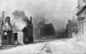 Devestation Prints: Le entrée dans Cambrai; Une rue du centre de la ville en feu; l'ennemi en retraite avait