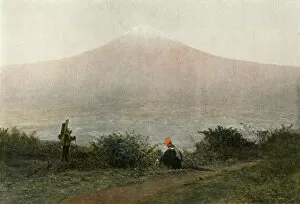 Snow Capped Gallery: Le Fousi-Yama, Voican du Japon, (Mount Fuji, Volcano in Japan), 1900. Creator: Unknown