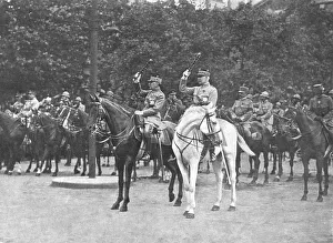 Honouring Prints: Le jour de gloire; au coeur de Paris: le defile sur les grands boulevards jusqu'a la place
