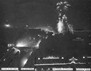 Firework Prints: Le jour de gloire; panorama de Paris illumine le soir de 14 juillet 1919