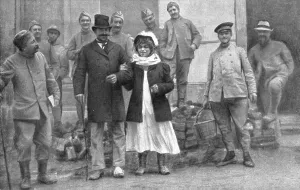 Moroccan Prints: Le moral de nos soldats; Nos hommes s'amusent: redescendus de Douaumont a Verdun