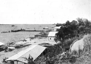 Central Africa Prints: Le port de Douala; L'Ouest Africain, 1914. Creator: Unknown