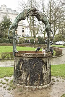 Le Puit des Levriers, Place Fernand Cocq, (1914-1920), c2014-2017 Le Puit des Levriers, Place Fernand Cocq, (1914-1920), c2014-2017