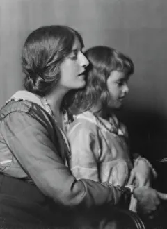 Leo, Edgar, Mrs. and daughter, portrait photograph, 1916. Creator: Arnold Genthe