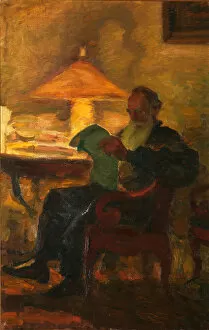 Lev Tolstoy Gallery: Leo Tolstoy with a newspaper, 1901. Artist: Pasternak, Leonid Osipovich (1862-1945)
