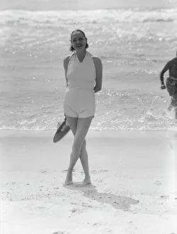 Leonard, Mrs. at the beach, between 1926 and 1938. Creator: Arnold Genthe