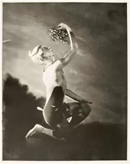 Sergei Dyagilev Collection: Leonide Massine in the Ballet L apres-midi d un faune (The Afternoon of a Faun), 1916