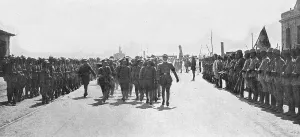 Salonica Prints: Les allies a Salonique; L'arrivee des italiens, 1916. Creator: Unknown