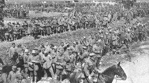 Somme Picardy France Prints: Les Britanniques au Nord de la Somme... 1918. Creator: Unknown