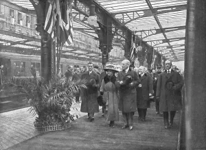 Wilson Thomas Woodrow Prints: Les chefs d'etat Allies a Paris; A la gare du Bois de Boulogne