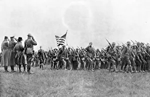 Les combattants de l'Amerique; Un des premiers regiments Americains engages, le 18th... 1917. Creator: Unknown