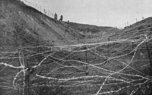 Jacques Hubert Prints: Les defenses de Salonique inspectees par le general Sarrail; Un impressionnant