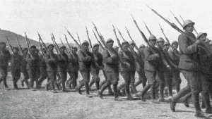 On Parade Prints: Les Evenements de Grece; L'armee de Salonique: un regiment cretois