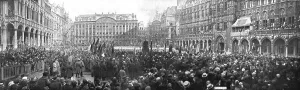 Honouring Prints: Les fetes de la victoire en Belgique; sur le Grand Place de Bruxelles
