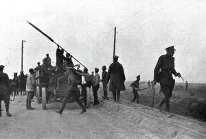 Deserter Prints: Les Fuyards; Un auto camion emportant des soldats avec un drapeau est evacué par