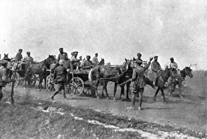 Wagons Prints: Les Fuyards; Officiers russes et anglais des automobiles blindees arretant un convoi de