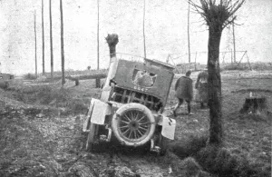 Les hasards du service d'etat-major; L'ennemi ne tire plus: les degats constates, l'officier et son Creator: Unknown