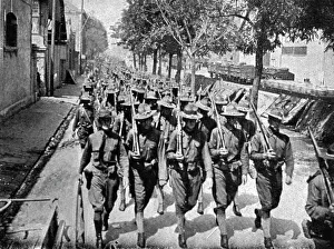 Les Premiers Contingents Americains en France; En route pour le cantonnement, 1917. Creator: Jean Clair-Guyot